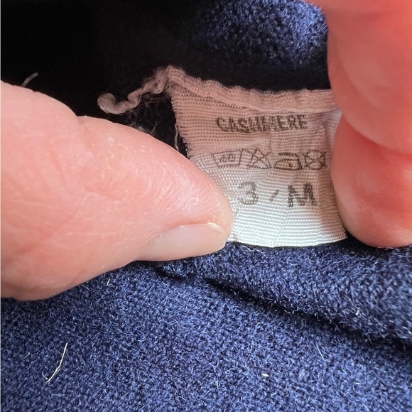 Cashmere navy Henley button sweater - Picture 9 of 9